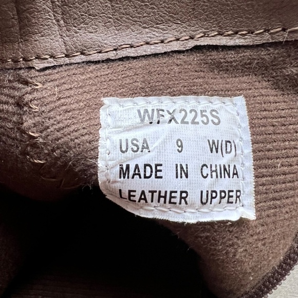 Propet Sz 9W gray suede side zipper heeled booties - Picture 11 of 11